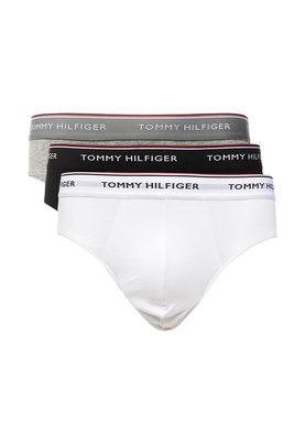 Tommy Hilfiger   3 .